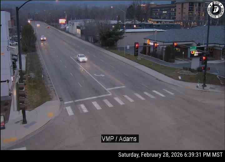 Veterans Memorial Parkway & Adams live webcam